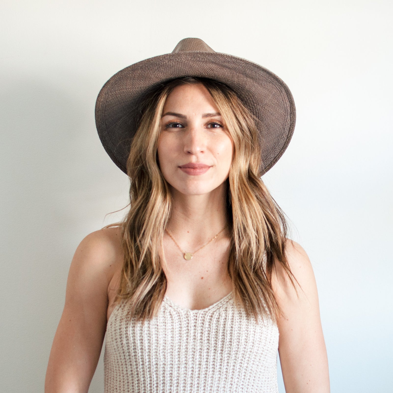 Avocado Straw Hat - Grey
